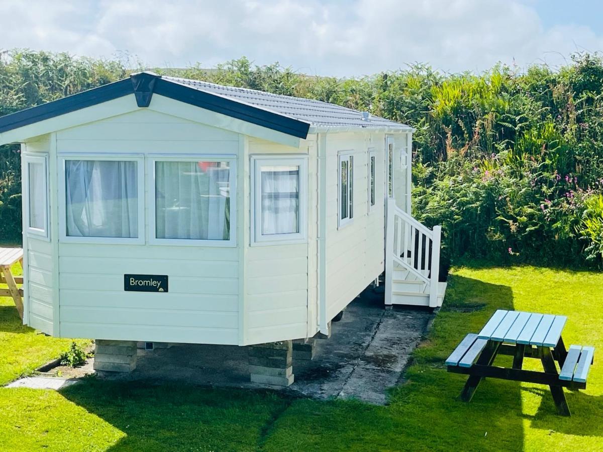 Roselands Caravan Park, Nr Lands End, Cornwall Сент-Джаст Екстер'єр фото
