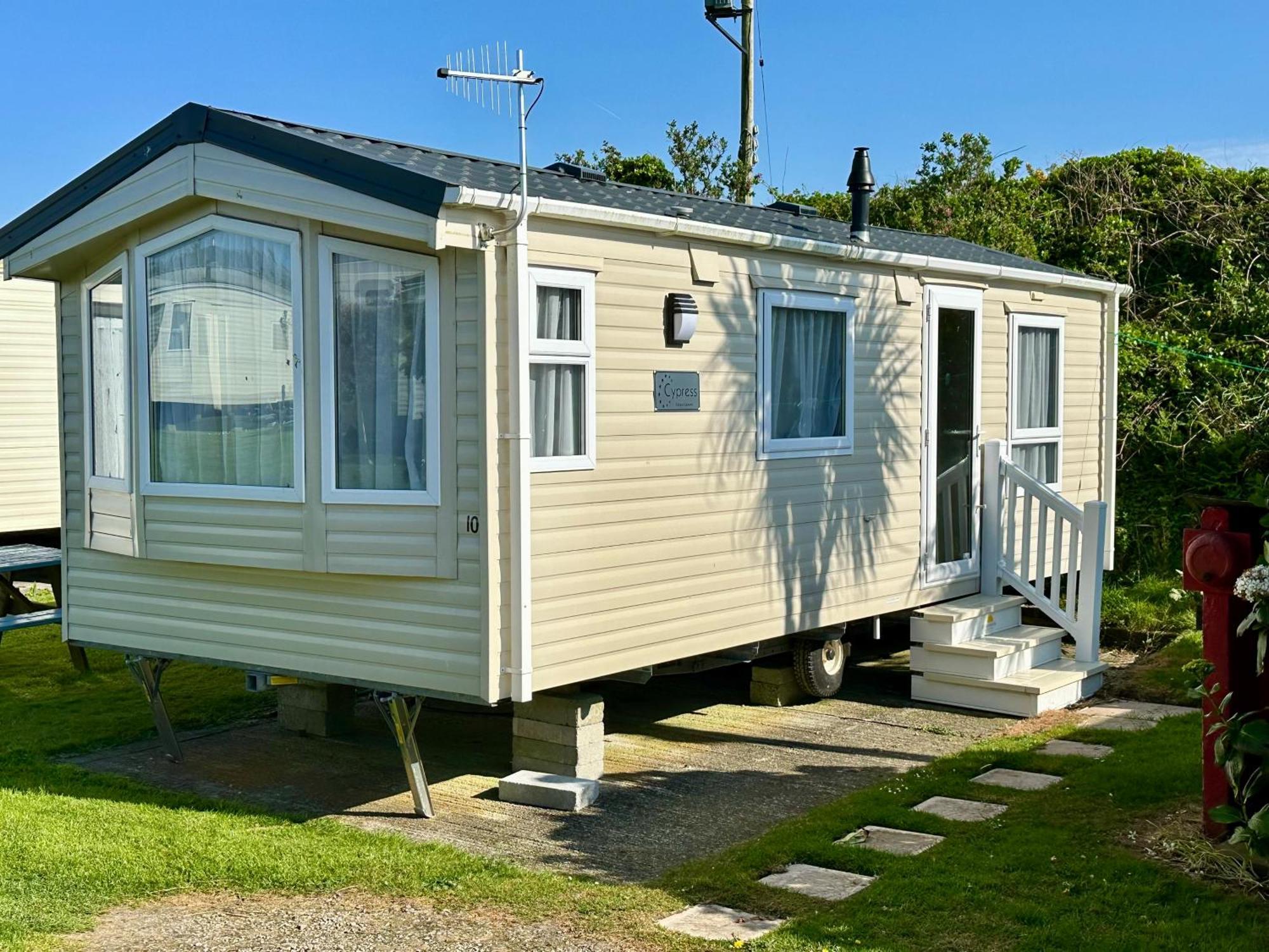 Roselands Caravan Park, Nr Lands End, Cornwall Сент-Джаст Екстер'єр фото