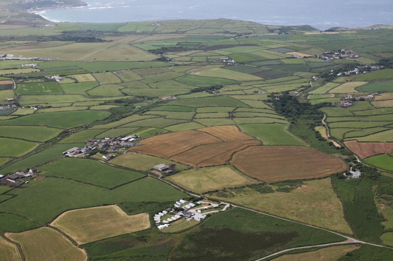 Roselands Caravan Park, Nr Lands End, Cornwall Сент-Джаст Екстер'єр фото